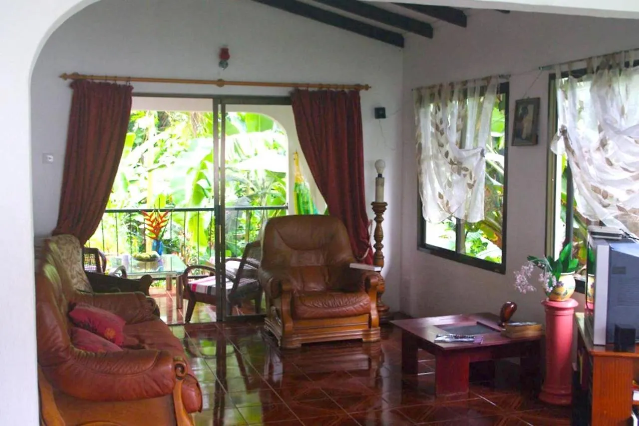 Villa Charming House In Victoria With Mountain View Seychelles